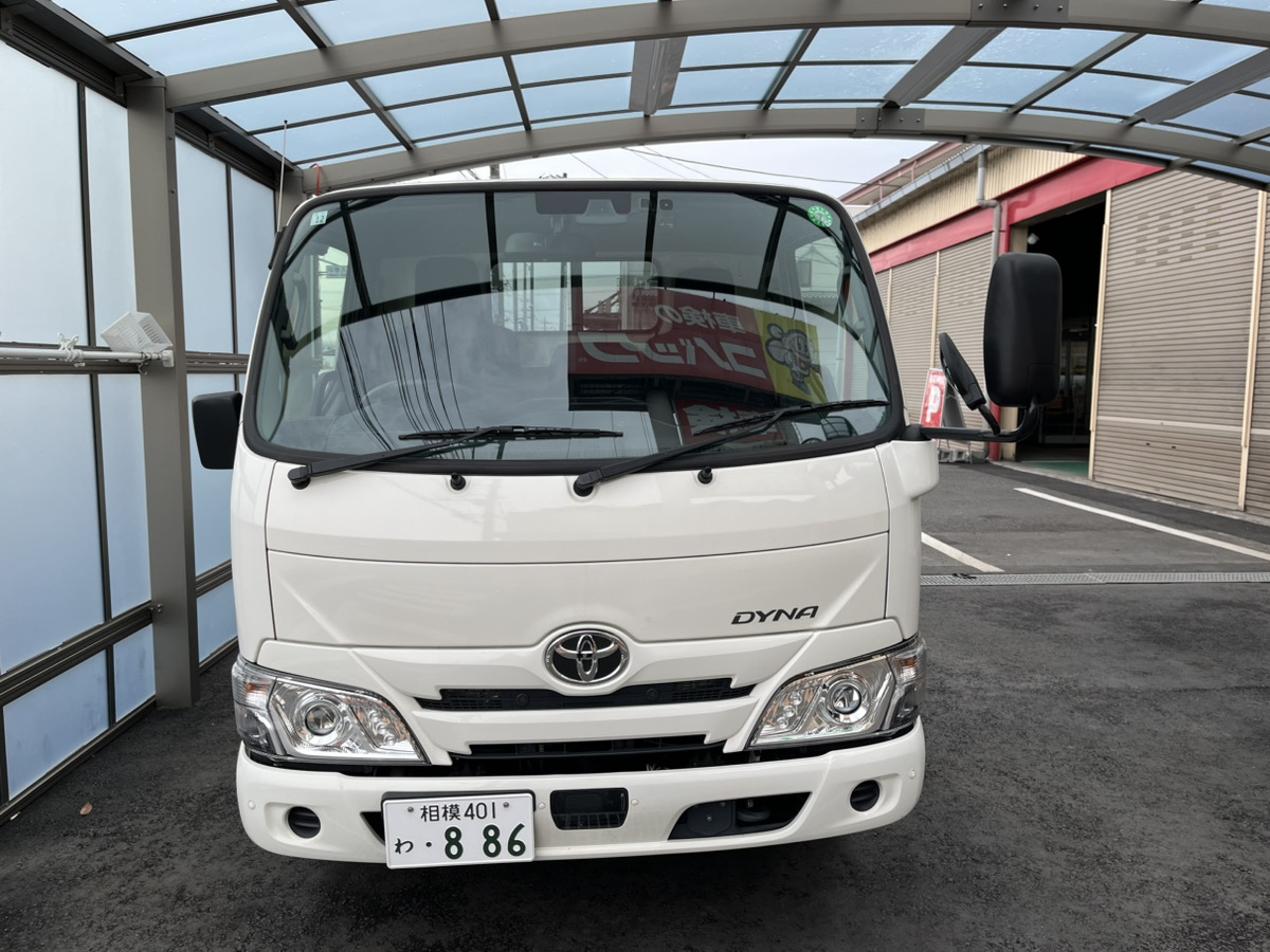 設備業用ダイナトラック正面外観