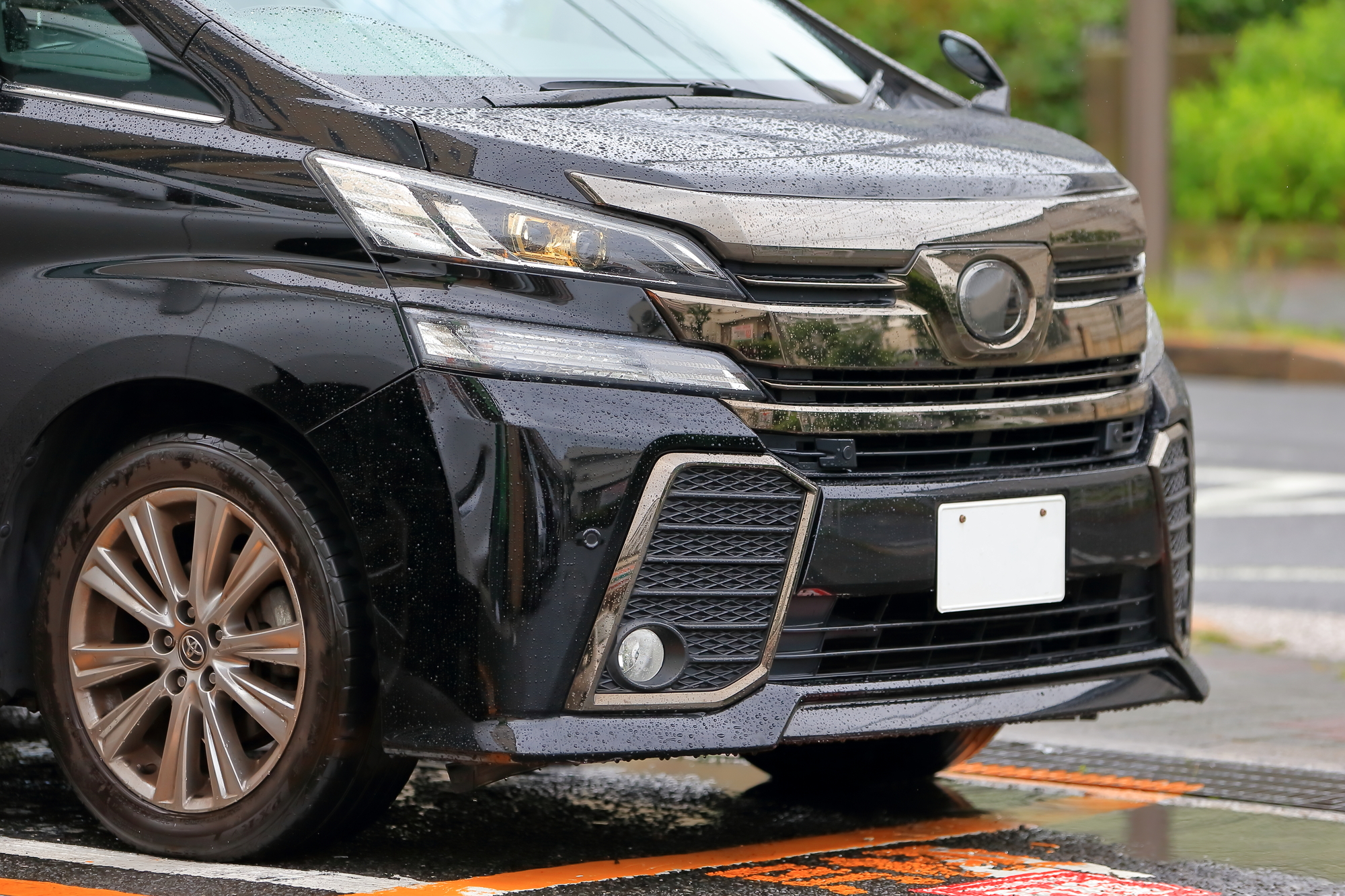 法人レンタカーの新常識！ヴェルファイアで送迎・営業をスマートに