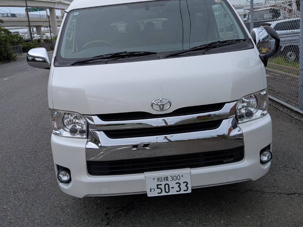 ハイエースワゴン（10人乗り・横浜市鶴見区の従業員送迎に活躍）｜日本レンタリース神奈川